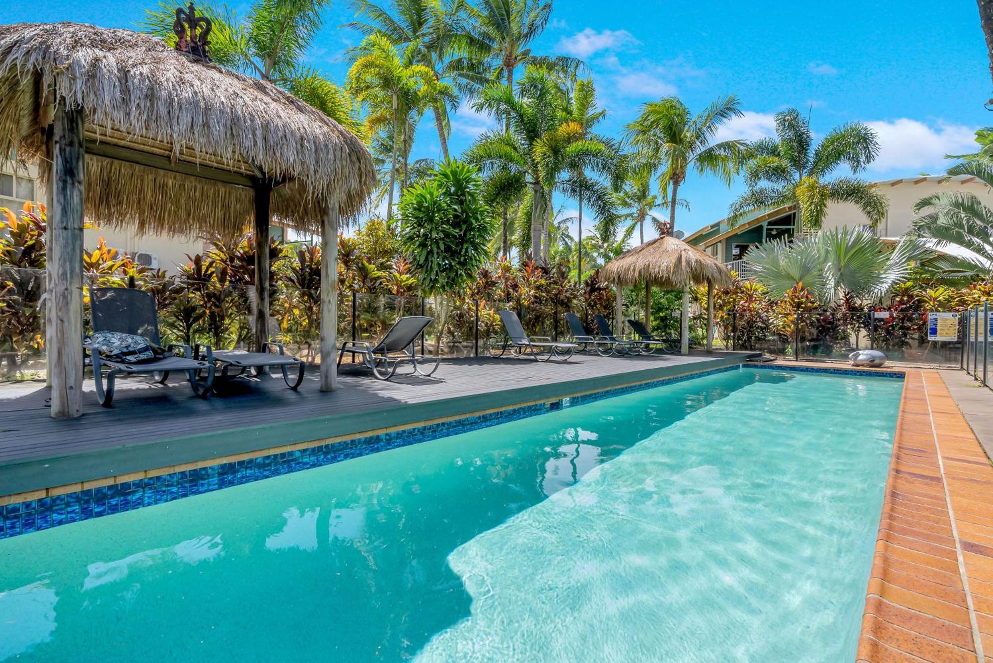 Wallaby Beach House - Resort-Style Comforts Trinity Beach Exterior photo