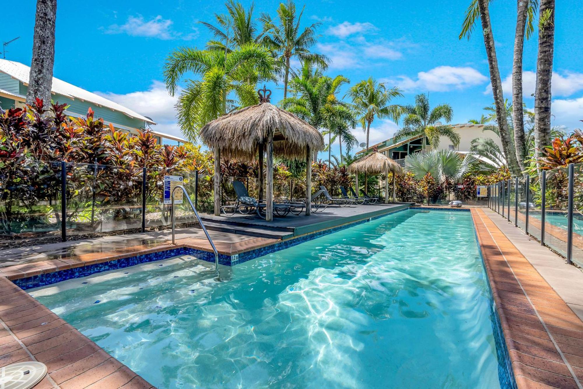 Wallaby Beach House - Resort-Style Comforts Trinity Beach Exterior photo