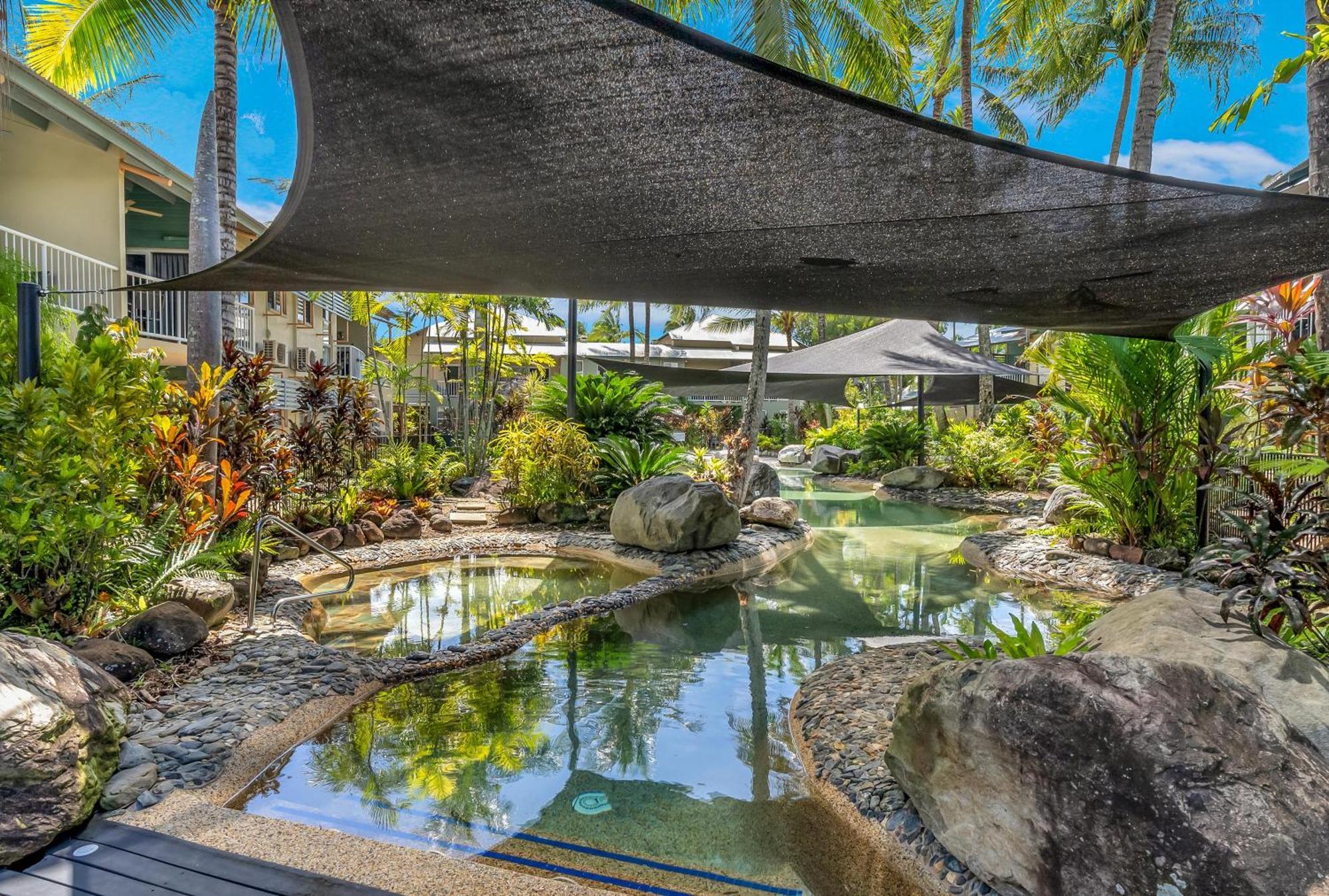 Wallaby Beach House - Resort-Style Comforts Trinity Beach Exterior photo